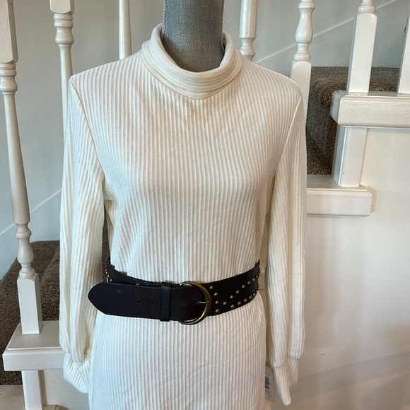 Nwt. Tash and Sophie sweater dress - Picture 9 of 12